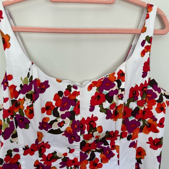 Jones Studio White Dress with Vibrant Floral Pattern - Picture 1 of 4